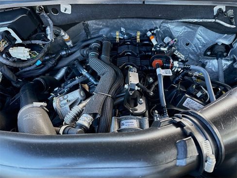 Used 2022 Ford Expedition Limited image 35