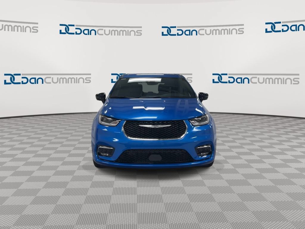 New 2026 Chrysler Pacifica Select FWD image 3
