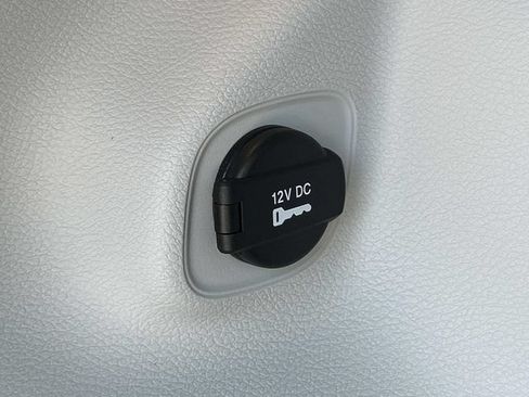 Used 2019 Jeep Cherokee Limited AWD/4WD image 13