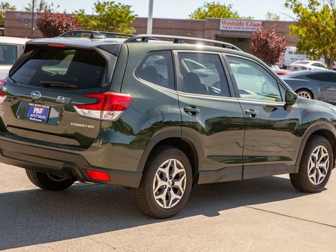 Used 2024 Subaru Forester Premium AWD/4WD image 5
