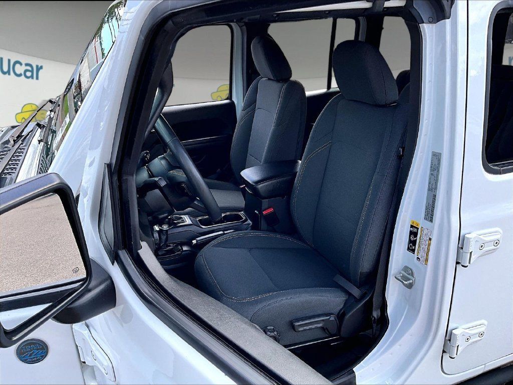 Used 2024 Jeep Wrangler Unlimited AWD/4WD image 10