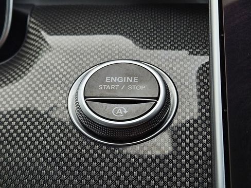 Certified 2025 Mercedes-Benz C 300 4MATIC Sedan image 25