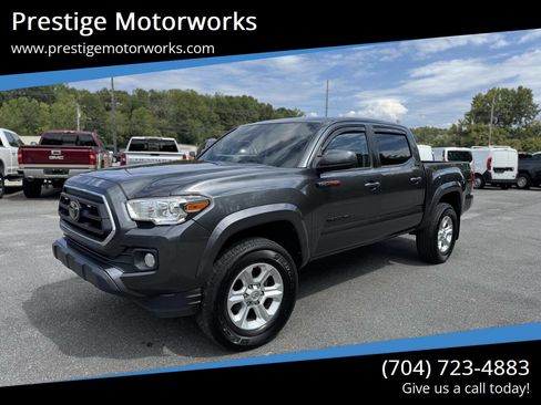 Used 2020 Toyota Tacoma SR5 image 1