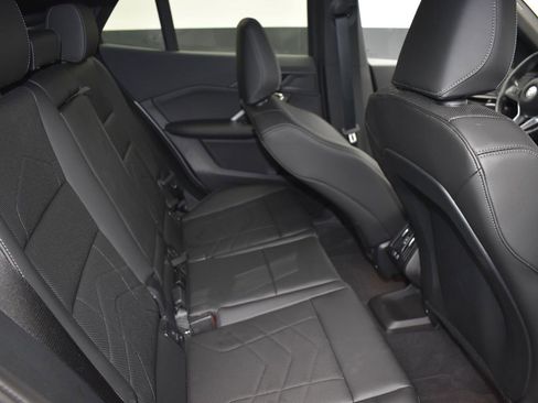 Used 2025 BMW X2 xDrive28i image 21