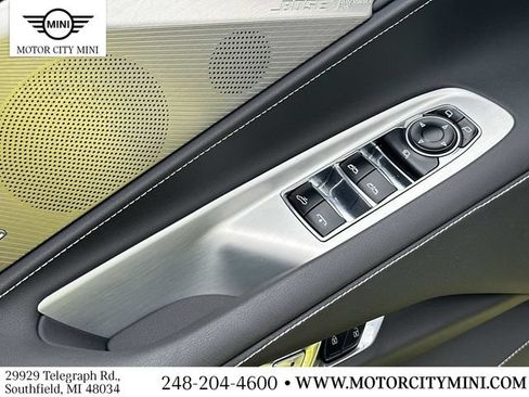 Used 2023 Chevrolet Corvette Stingray Preferred Conv w/ Z51 Performance Package RWD image 21