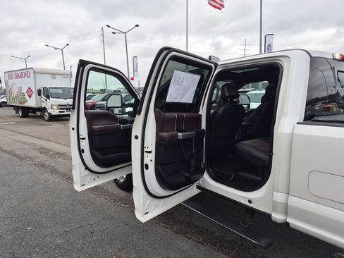 Used 2017 Ford F350 Platinum image 16