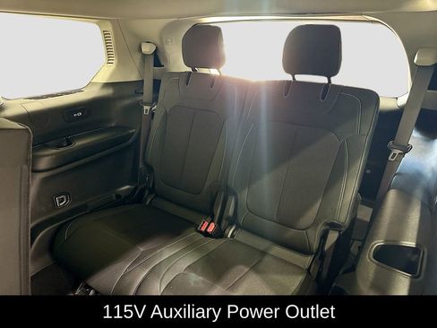 Used 2021 Jeep Grand Cherokee L Laredo w/ Luxury Tech Group I image 13