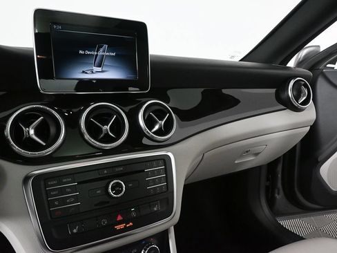Used 2015 Mercedes-Benz CLA 250 image 12