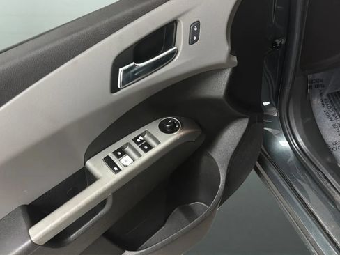 Used 2017 Chevrolet Sonic Premier FWD image 17