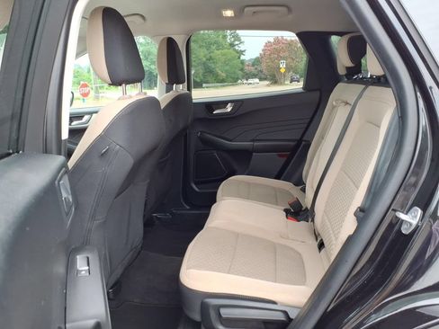 Used 2021 Ford Escape SE w/ Convenience Package FWD image 4