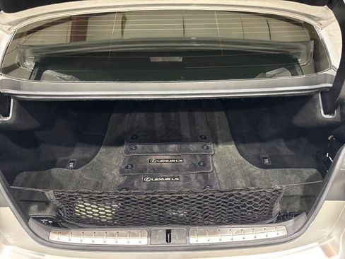 Used 2018 Lexus LS 500 w/ Accessory Package (Z1) RWD image 78