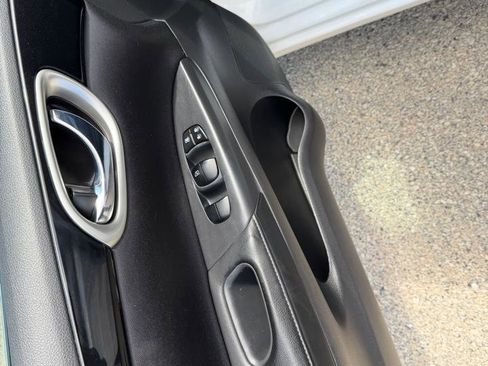 Used 2017 Nissan Sentra SV image 10