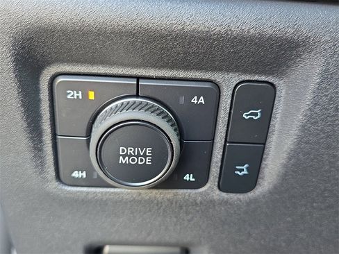 New 2025 Ford Expedition Active image 27