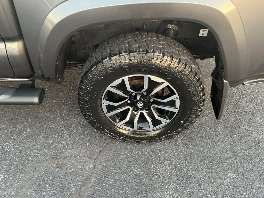 Certified 2022 Toyota Tacoma TRD Sport AWD/4WD image 11