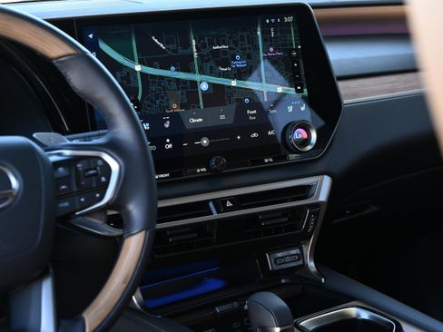 Used 2026 Lexus RX 350 Premium Plus w/ Accessory Package (Z1) image 18