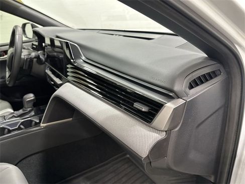 Used 2025 Toyota Camry SE image 26