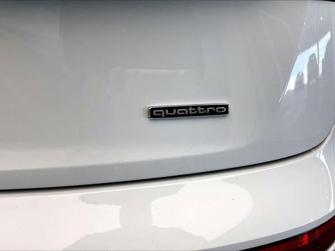 Used 2022 Audi Q5 2.0T Premium w/ Convenience Package image 10