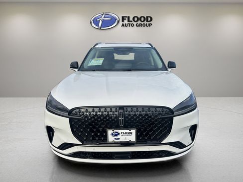 New 2026 Lincoln Aviator AWD image 2