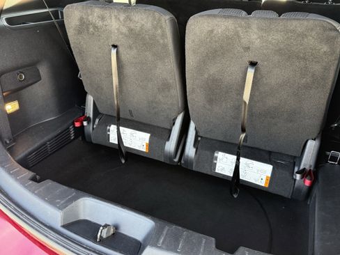 Used 2017 Ford Explorer XLT image 32