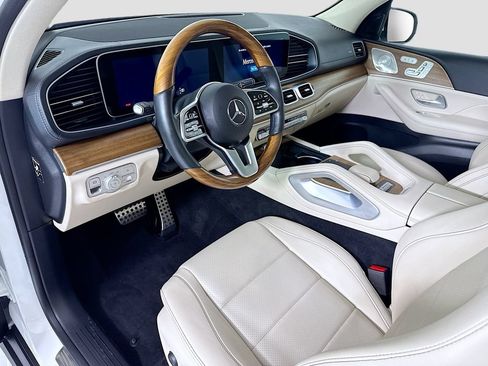 Certified 2023 Mercedes-Benz GLS 450 4MATIC image 9