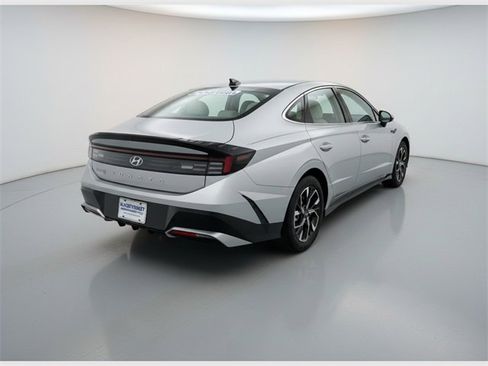 Used 2024 Hyundai Sonata SEL image 3