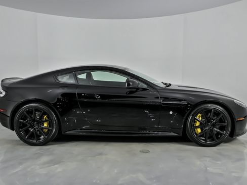 Used 2015 Aston Martin V8 Vantage GT image 14
