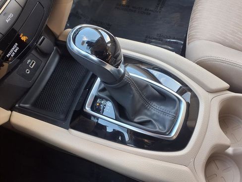 Certified 2019 Nissan Rogue SV image 24