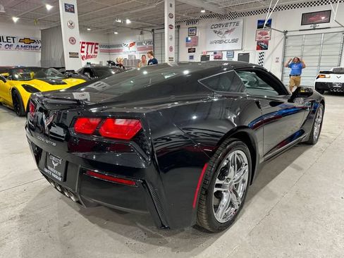 Used 2017 Chevrolet Corvette Stingray Coupe w/ 1LT RWD image 25