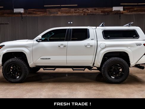Used 2024 Toyota Tacoma TRD Sport w/ TRD Sport Upgrade Package RWD image 5