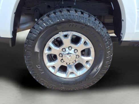 Used 2022 RAM 2500 Laramie AWD/4WD image 9