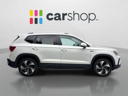 Used 2024 Volkswagen Taos SE AWD/4WD image 6
