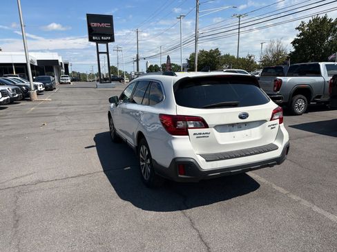 Used 2019 Subaru Outback 3.6R Touring AWD/4WD image 38