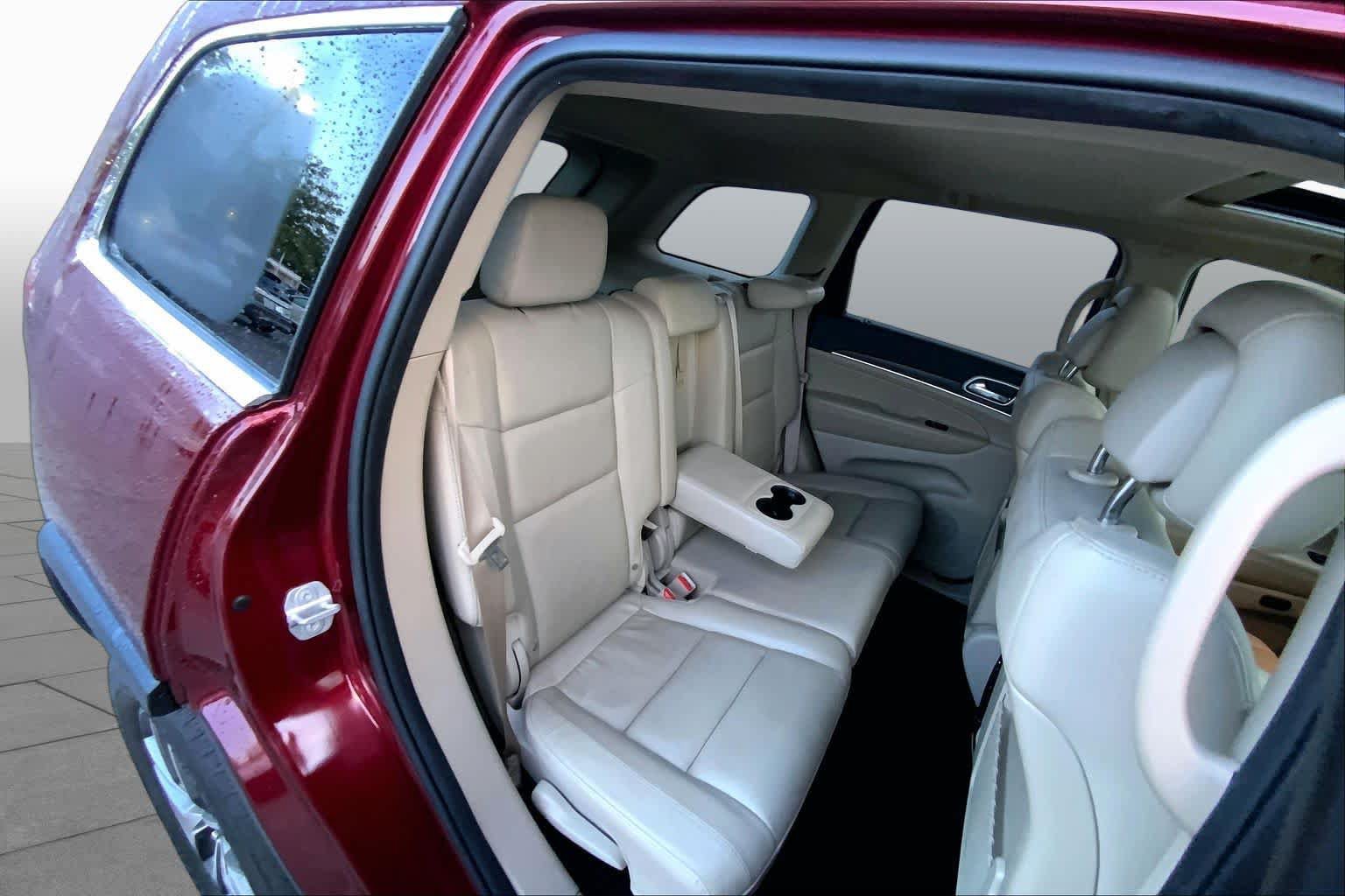 Used 2021 Jeep Grand Cherokee Limited RWD image 16