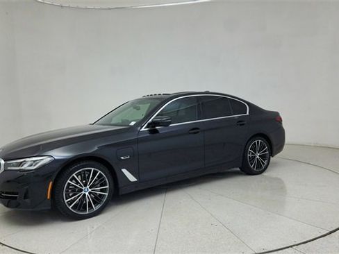 Used 2023 BMW 530e xDrive w/ Premium Package image 69