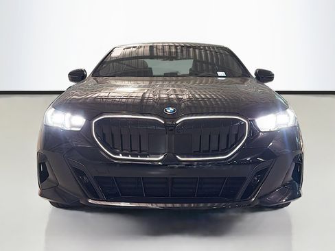 New 2026 BMW 550e xDrive w/ Executive Package image 8