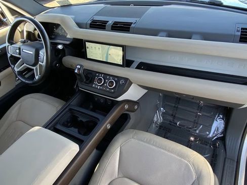 Used 2020 Land Rover Defender 110 SE image 21