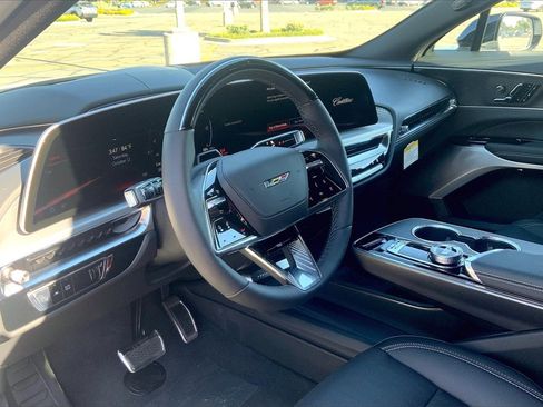 New 2026 Cadillac Lyriq V image 9
