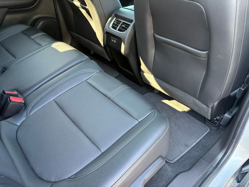 Used 2020 Chevrolet Blazer LT FWD image 33