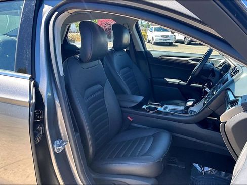 Used 2013 Ford Fusion SE FWD image 10