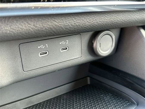 Used 2025 Nissan Rogue SV image 33