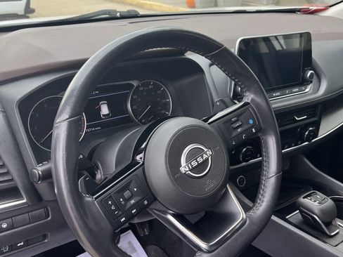 Used 2023 Nissan Rogue SV w/ SV Premium B Package image 9