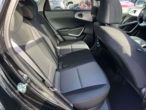 Certified 2025 Kia Soul LX w/ LX Technology Package image 10