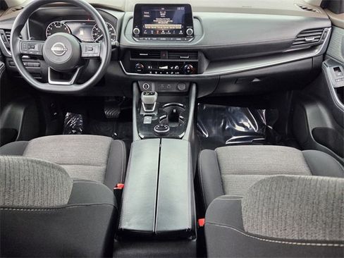 Used 2023 Nissan Rogue SV image 8