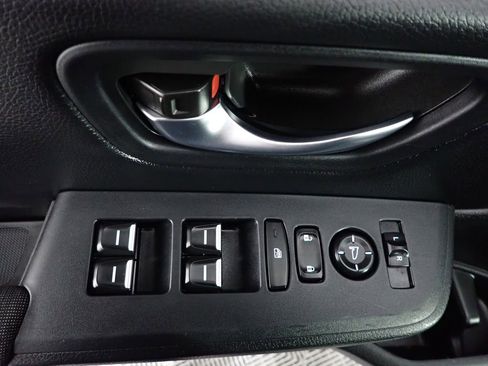 Used 2025 Honda Pilot Sport image 21