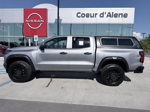 Used 2025 Chevrolet Colorado Trail Boss AWD/4WD image 2
