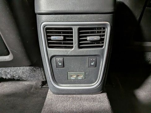 Used 2018 Dodge Charger GT image 27