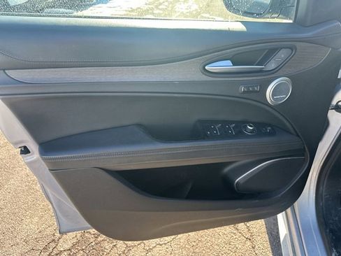 Used 2020 Alfa Romeo Stelvio Ti Lusso w/ Quick Order Package 22X Lusso image 8
