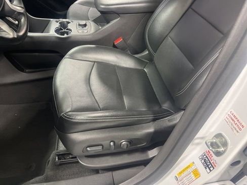 Used 2023 GMC Terrain SLT image 7