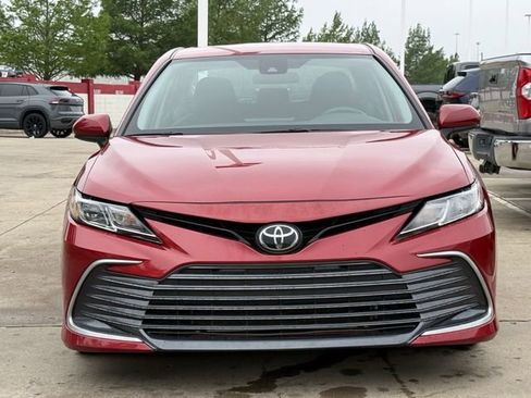 Used 2023 Toyota Camry LE FWD image 7