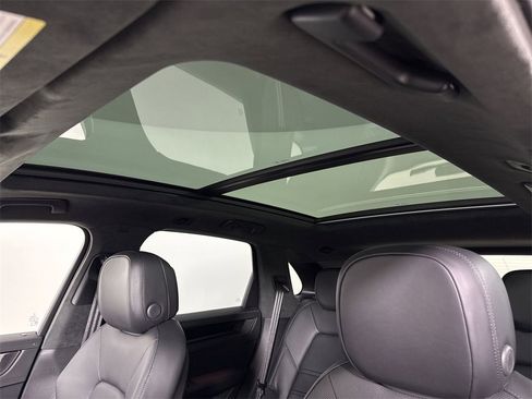 New 2026 Porsche Cayenne GTS image 42